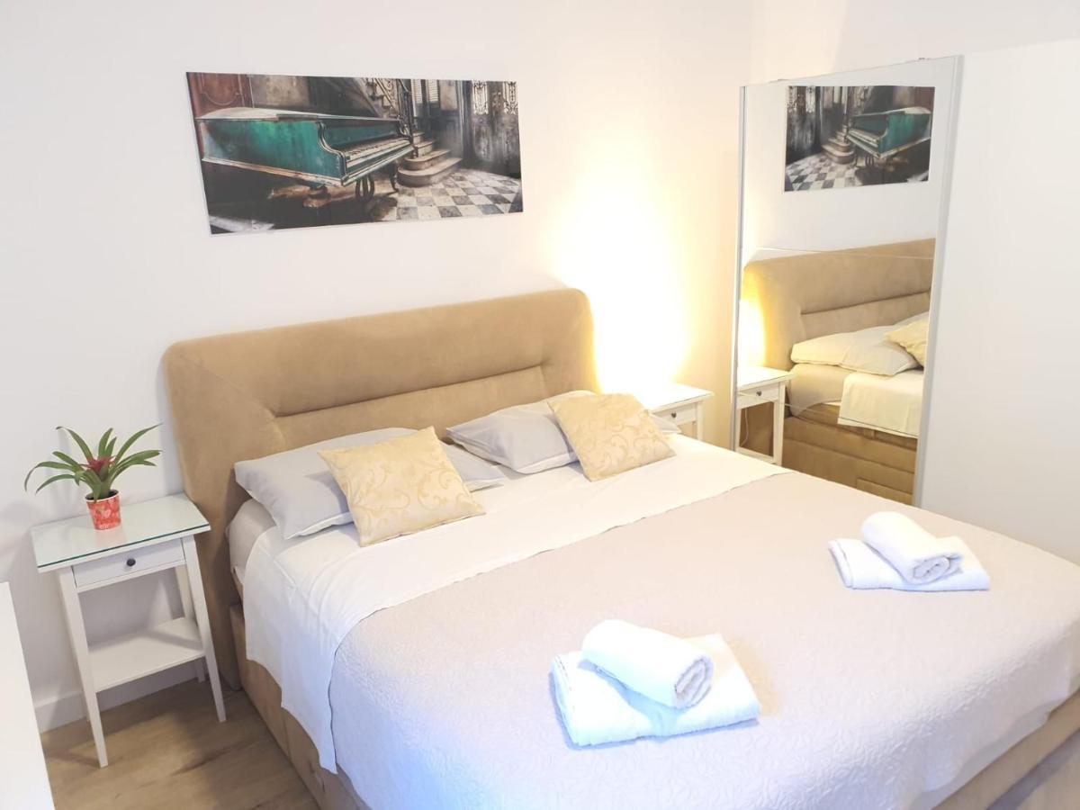 Apartments Anica & Gabriela Makarska Bagian luar foto