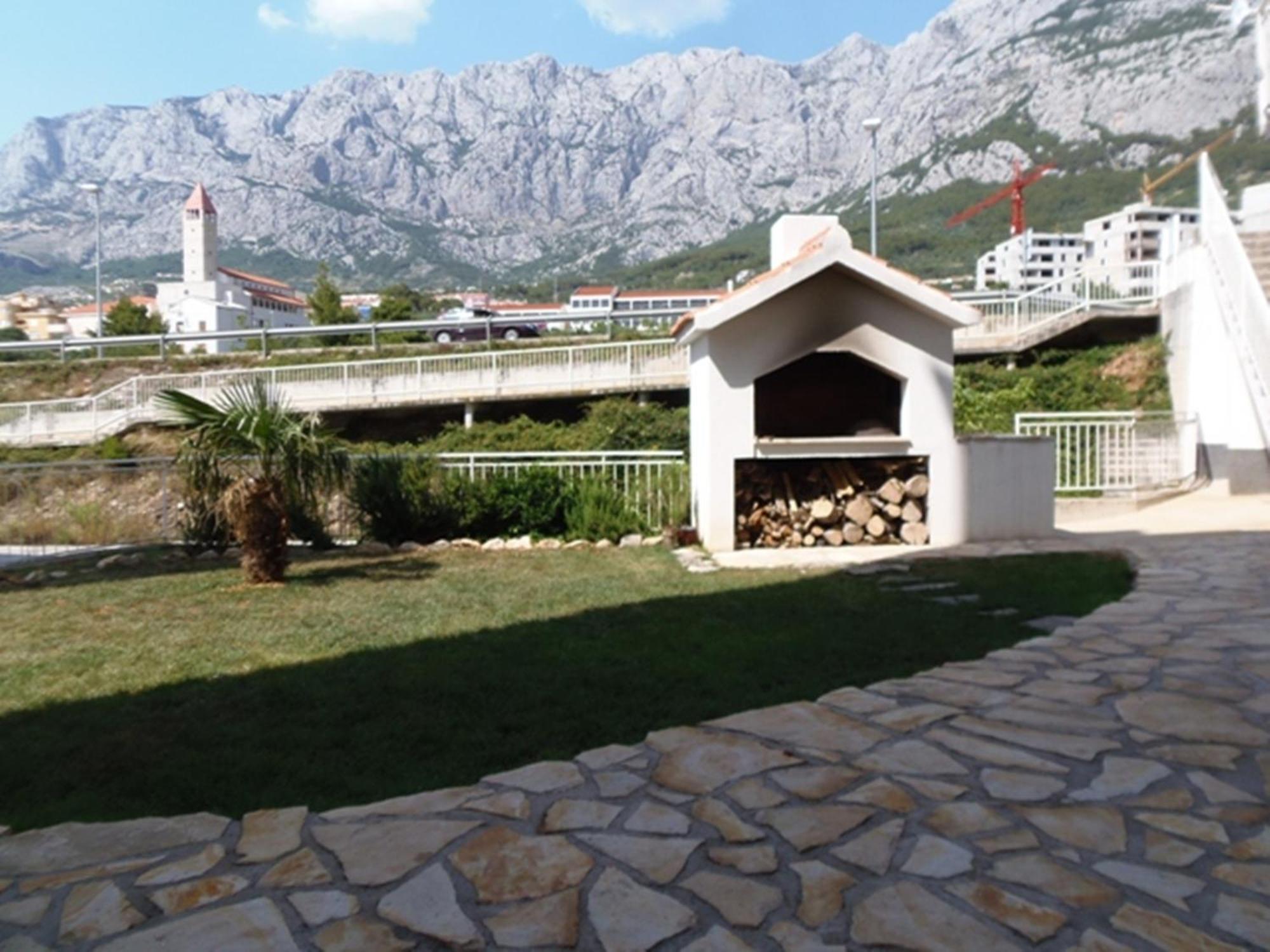 Apartments Anica & Gabriela Makarska Bagian luar foto