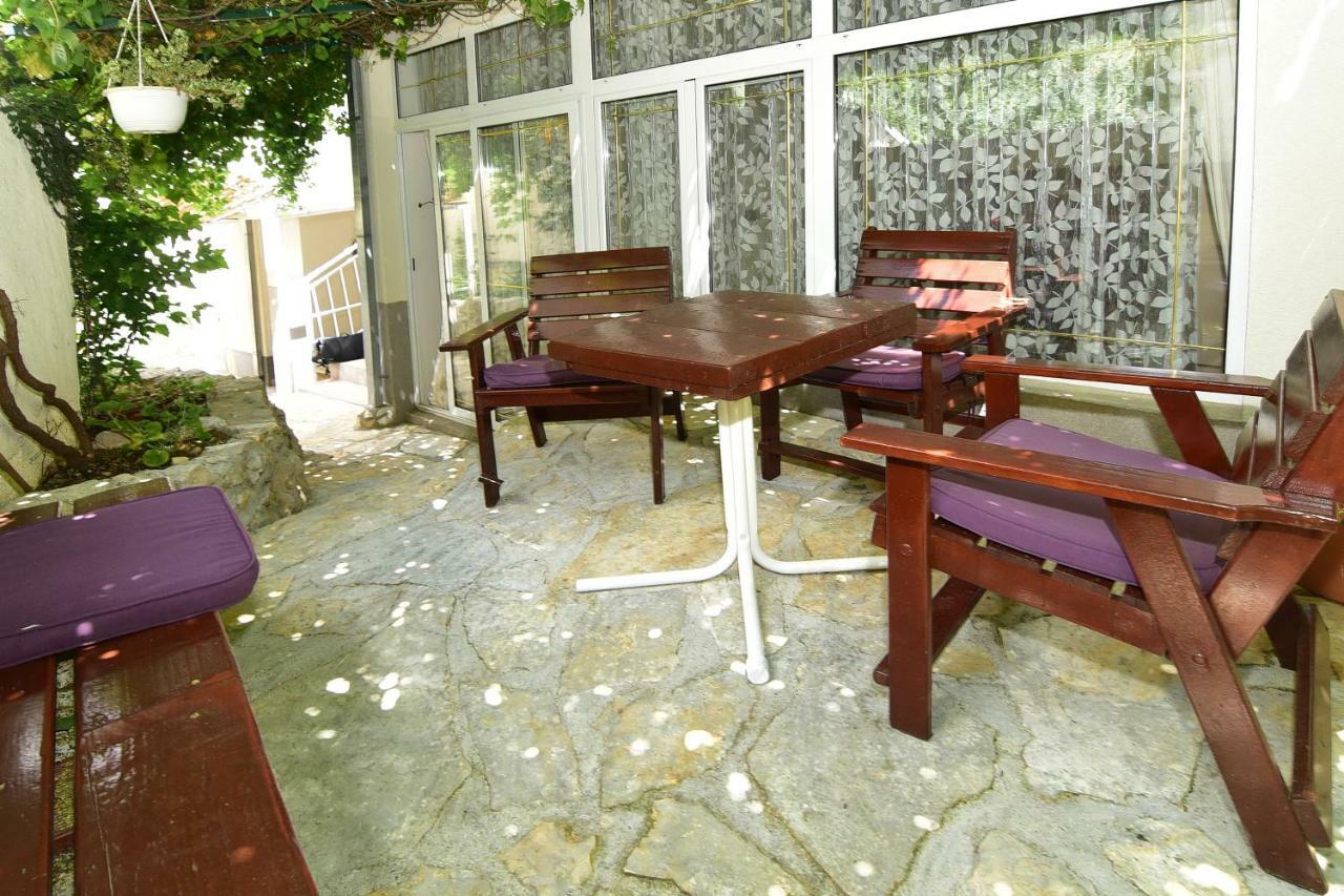 Apartments Anica & Gabriela Makarska Bagian luar foto
